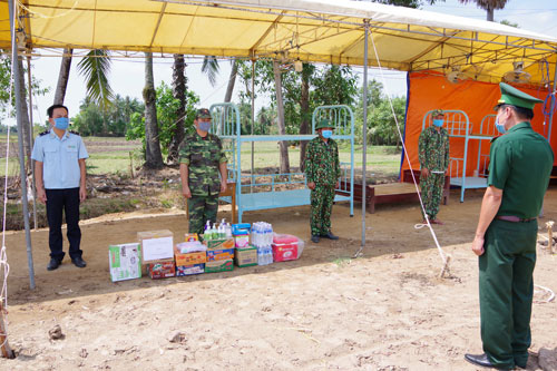 Chống dịch nơi biên cương - Ảnh 1.