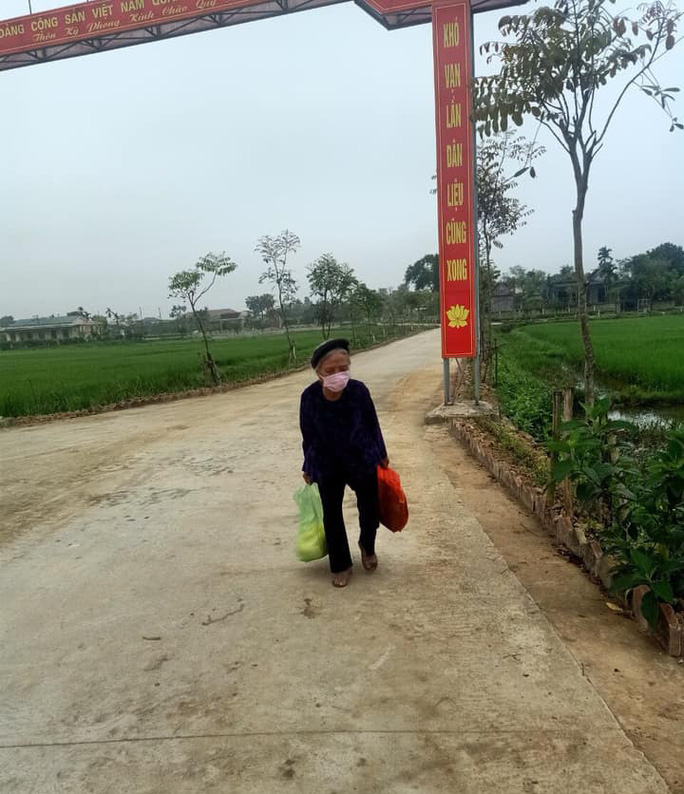 Tôi đã rớt nước mắt vì nghĩa cử cao quý của các cụ