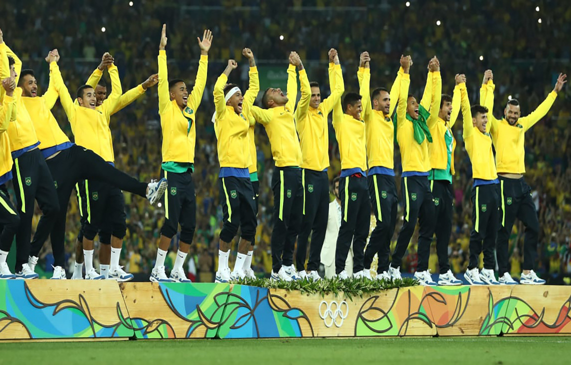 Cầu thủ U24 vẫn có quyền dự Olympic Tokyo - Ảnh 1.