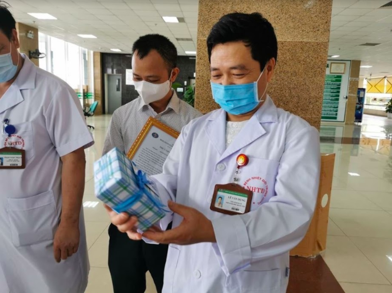 FPT tiếp sức y bác sĩ tuyến đầu chống dịch Covid-19 - Ảnh 4.