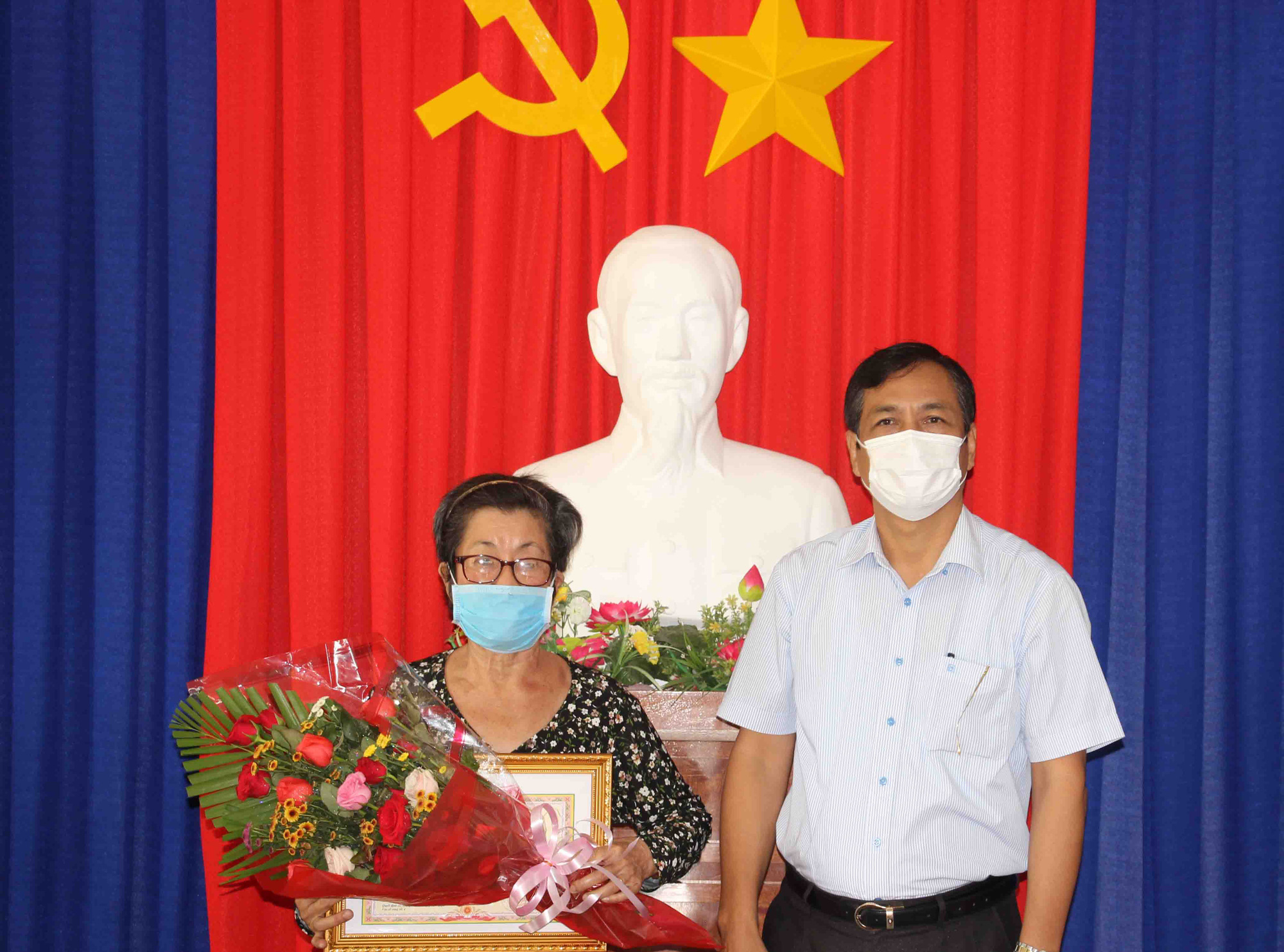 5 cụ bà ở trung tâm bảo trợ xã hội mang tiền tiết kiệm ủng hộ phòng, chống Covid-19