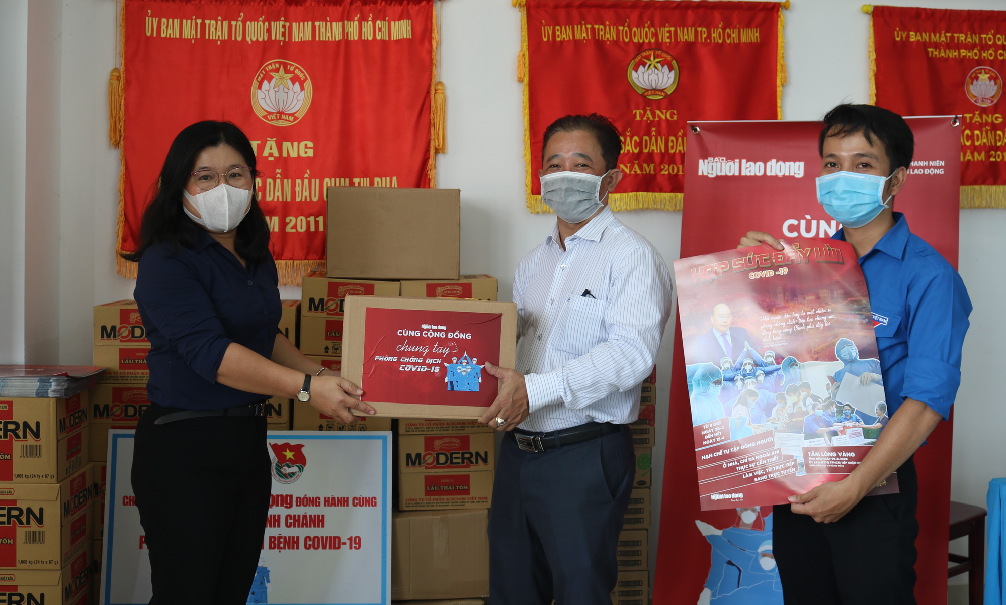 Chương trình "Cùng cộng đồng chung tay phòng chống dịch Covid-19": Tiếp sức cửa ngõ phía Tây TP HCM