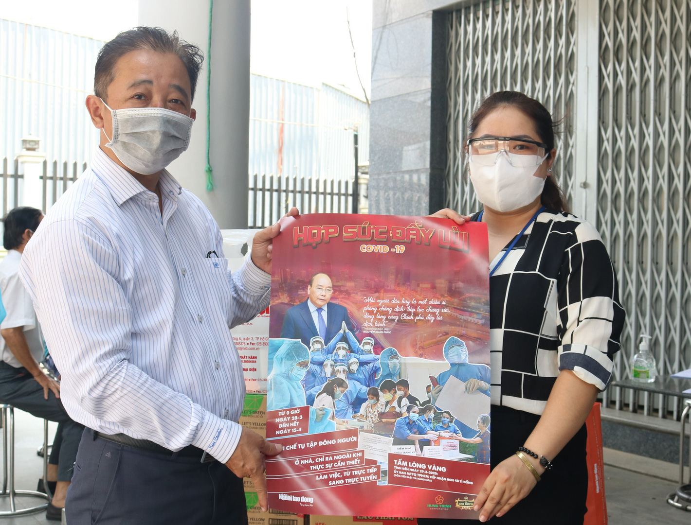 Báo Người Lao Động "tiếp lửa" cửa ngõ phía Tây TP HCM chống dịch Covid-19
