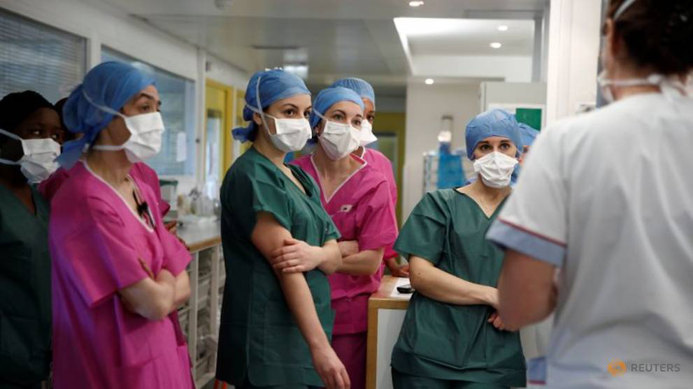 Covid-19: Số người chết ở Ph&aacute;p tăng mạnh trở lại, tổng kiểm tra viện dưỡng l&atilde;o - Ảnh 2.