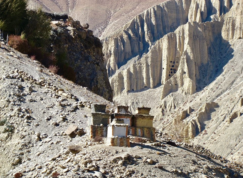 Sự sống khắc nghiệt nơi tận c&ugrave;ng d&atilde;y Himalaya - Ảnh 15.