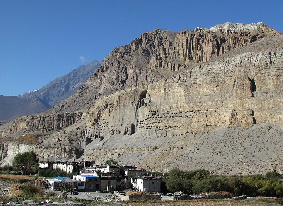 Sự sống khắc nghiệt nơi tận c&ugrave;ng d&atilde;y Himalaya - Ảnh 19.