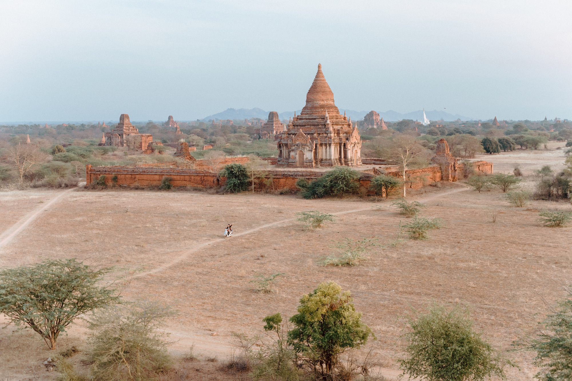 Cuộc sống ở Myanmar l&agrave; những khung h&igrave;nh b&igrave;nh dị v&agrave; y&ecirc;n ả - Ảnh 1.