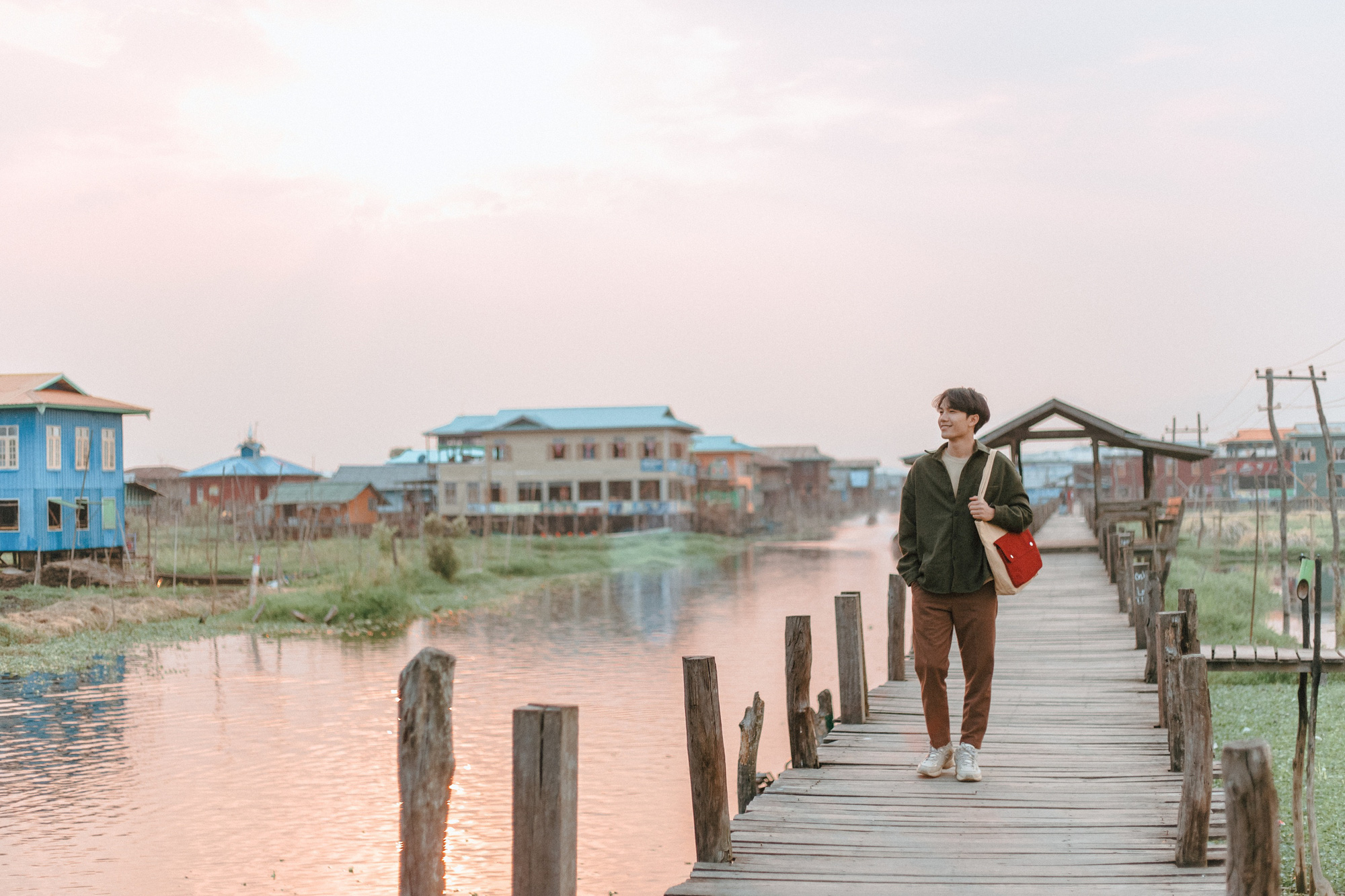 Cuộc sống ở Myanmar l&agrave; những khung h&igrave;nh b&igrave;nh dị v&agrave; y&ecirc;n ả - Ảnh 18.