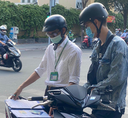 Ra đường không mang khẩu trang, gần 2.500 trường hợp ở TP HCM bị phạt