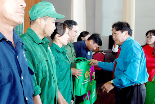 Bữa ăn của công nhân ít nhất 20.000 đồng/suất