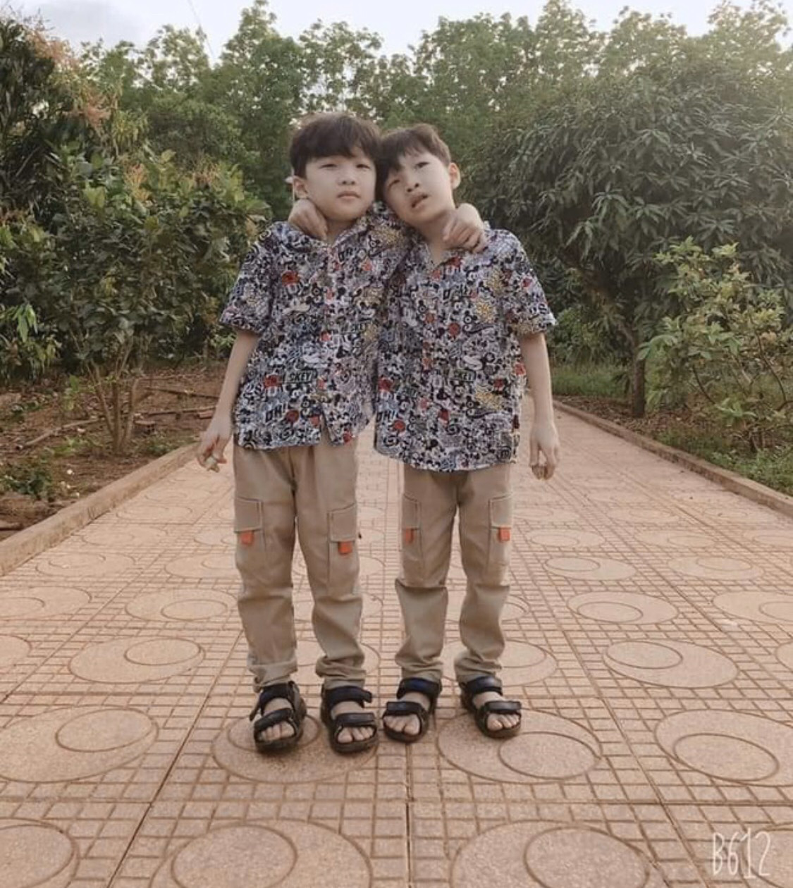 Đ&atilde; t&igrave;m thấy hai b&eacute; sinh đ&ocirc;i nghi bị bắt c&oacute;c ở B&igrave;nh Phước - Ảnh 2.