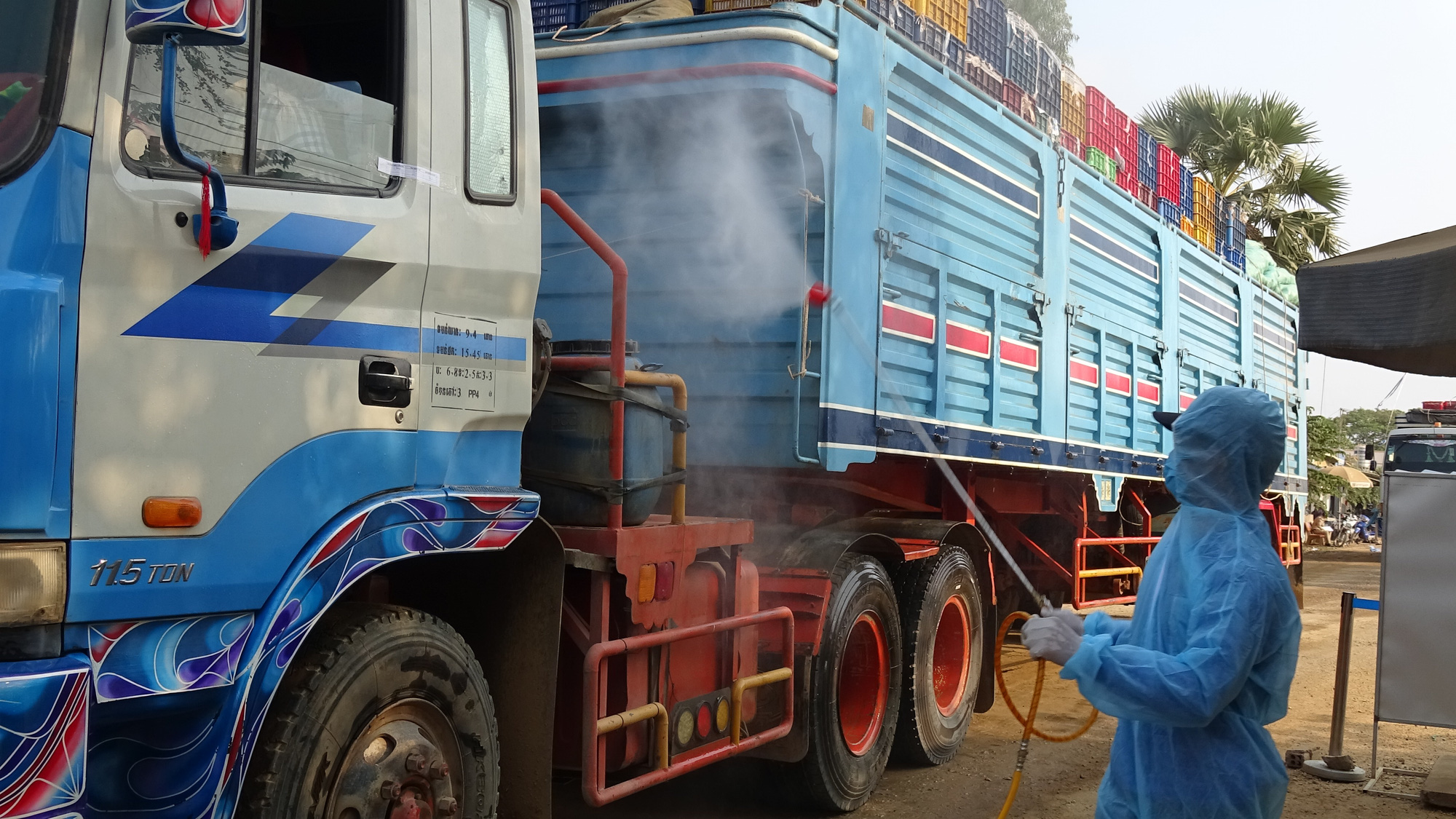 C&aacute;c &ldquo;chiến binh&rdquo; tuyến đầu ph&ograve;ng, chống Covid-19 quyết t&acirc;m kh&ocirc;ng bu&ocirc;ng lỏng tuyến bi&ecirc;n giới - Ảnh 2.