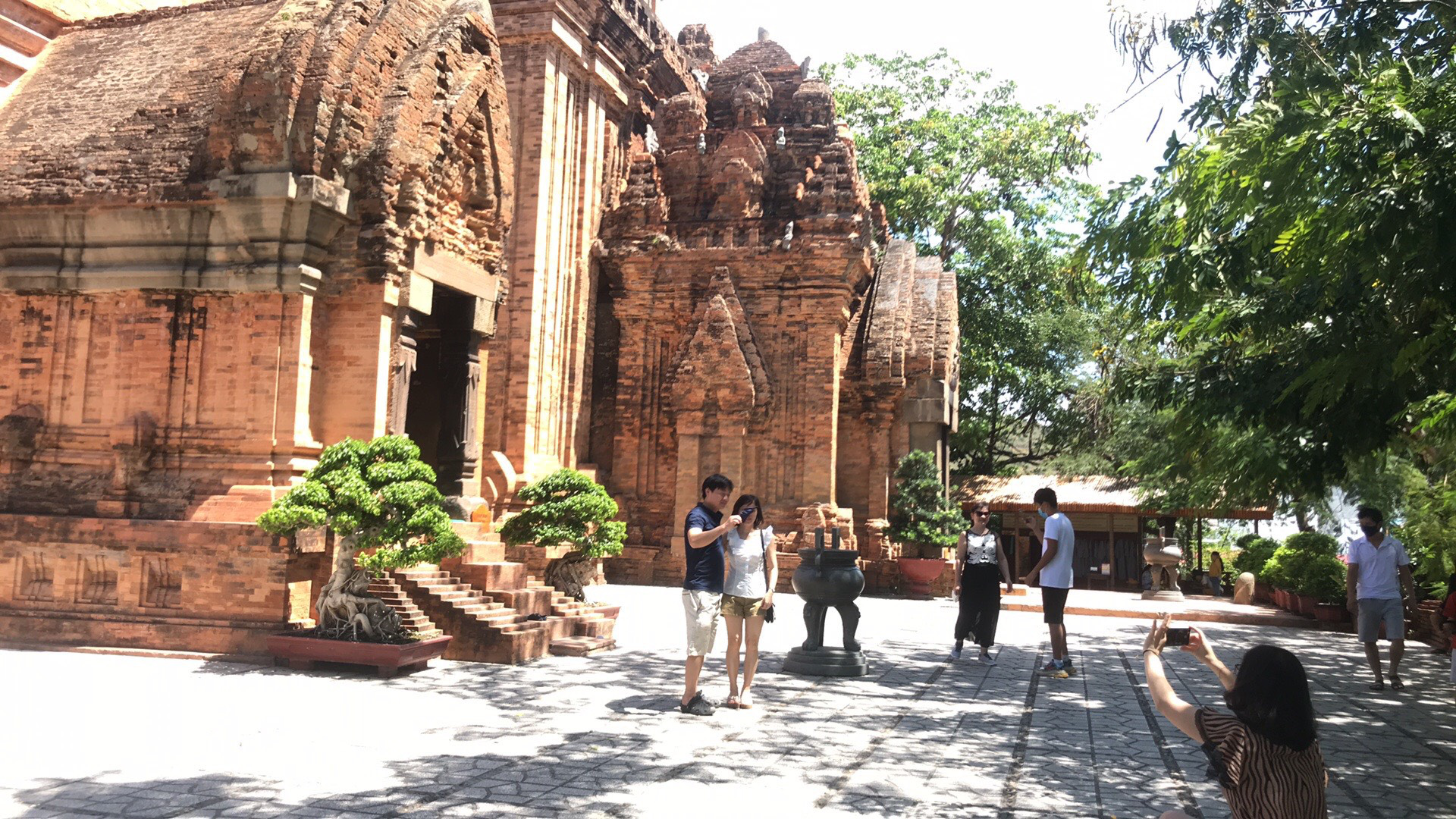 Nha Trang vắng kh&aacute;ch dịp lễ 30-4 - Ảnh 11.