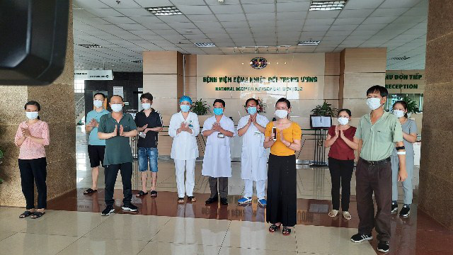 Thêm 8 bệnh nhân Covid-19 khỏi bệnh, trong đó có nhiều người ở "ổ dịch" Hạ Lôi