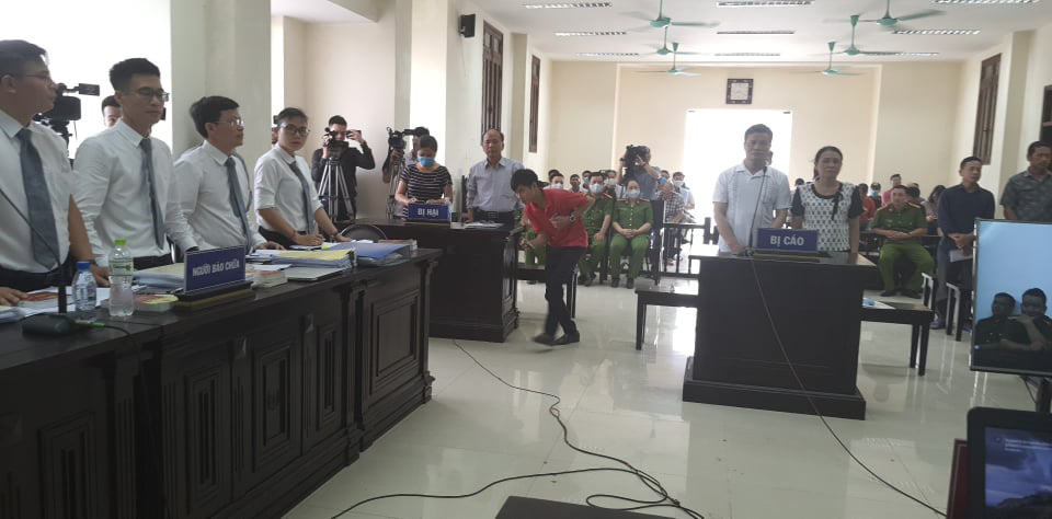 An ninh thắt chặt tại phiên tòa Đường Nhuệ có mặt do có liên quan - Ảnh 8.