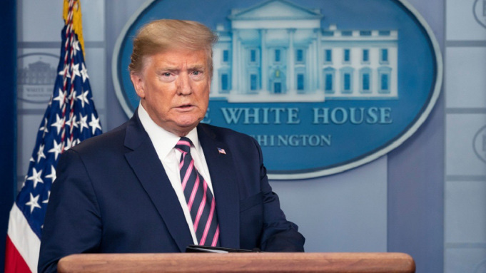 Tổng thống Trump lệnh rút tiền Quỹ Hưu trí Mỹ ra khỏi chứng khoán Trung Quốc