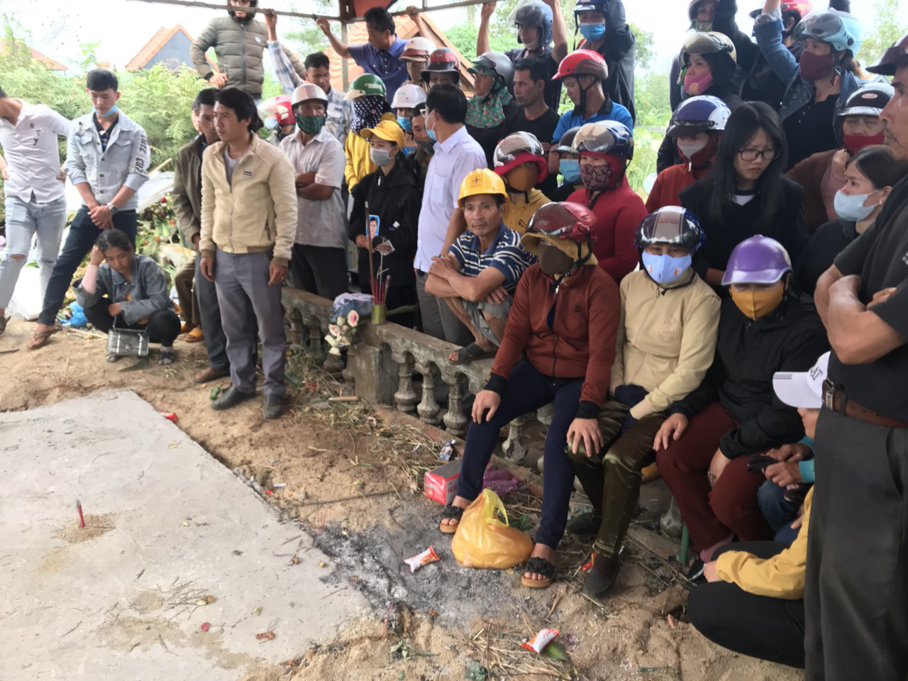 Vụ bí thư xã giết người, đốt xác: Bàn giao hài cốt cho người nhà nạn nhân