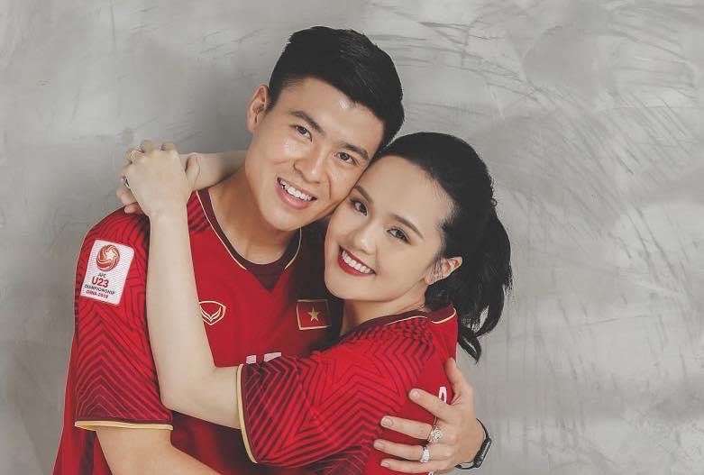 Vợ trung vệ Duy Mạnh lên tiếng sau tin đồn rạn nứt, bị bạo hành