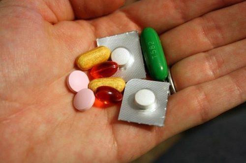 Nhiều trường hợp nguy kịch do uống thuốc còn nguyên vỏ