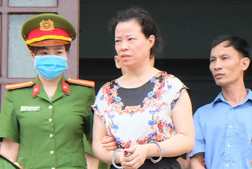 Vụ gian lận điểm thi ở Hòa Bình: "Ai cũng gù, mình thẳng lưng sẽ thành khuyết tật"