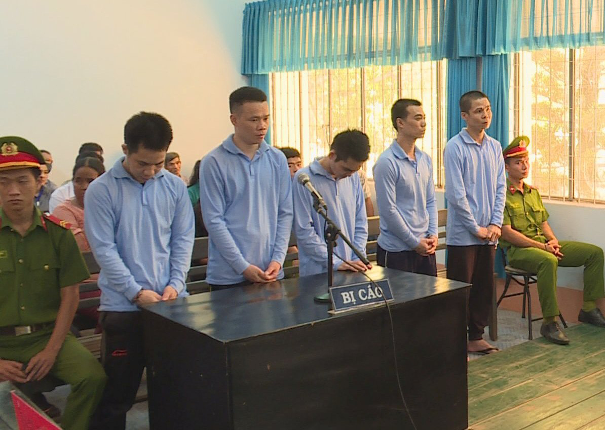 5 thanh niên vào tù vì đánh chết 1 người nghi bắt cóc trẻ em