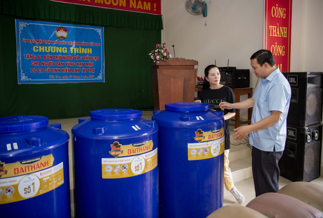 Ca sĩ Đinh Hiền Anh chi gần 1 tỉ đồng làm từ thiện trong dịch Covid-19 - Ảnh 2.