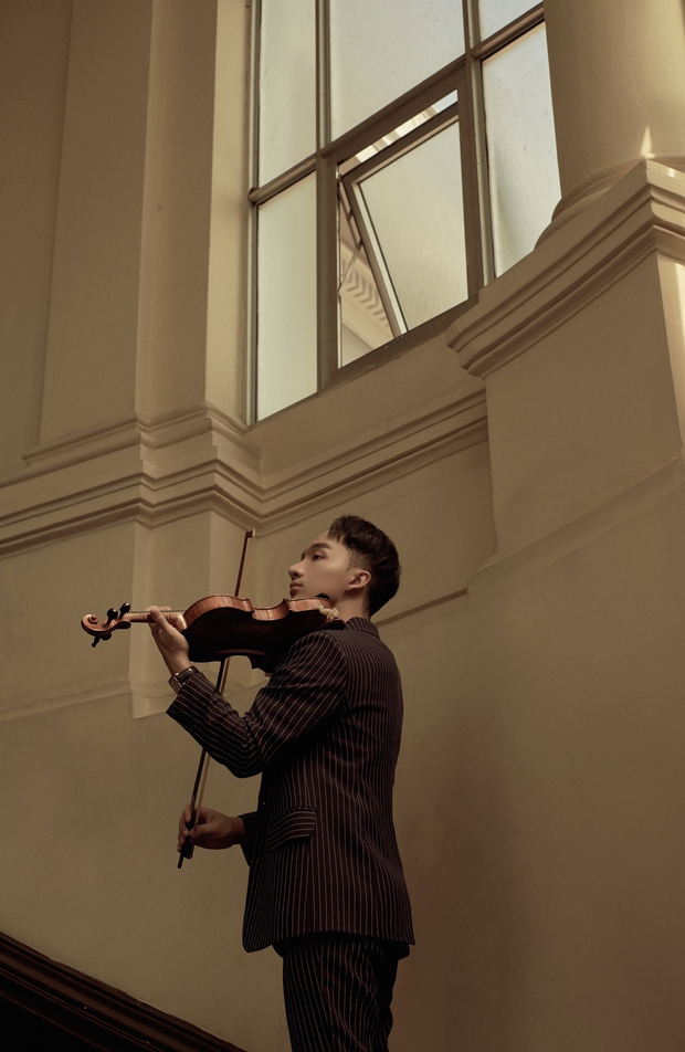 Violin Ho&agrave;ng Rob kết hợp Khắc Hưng tung MV đẹp tuyệt vời - Ảnh 2.