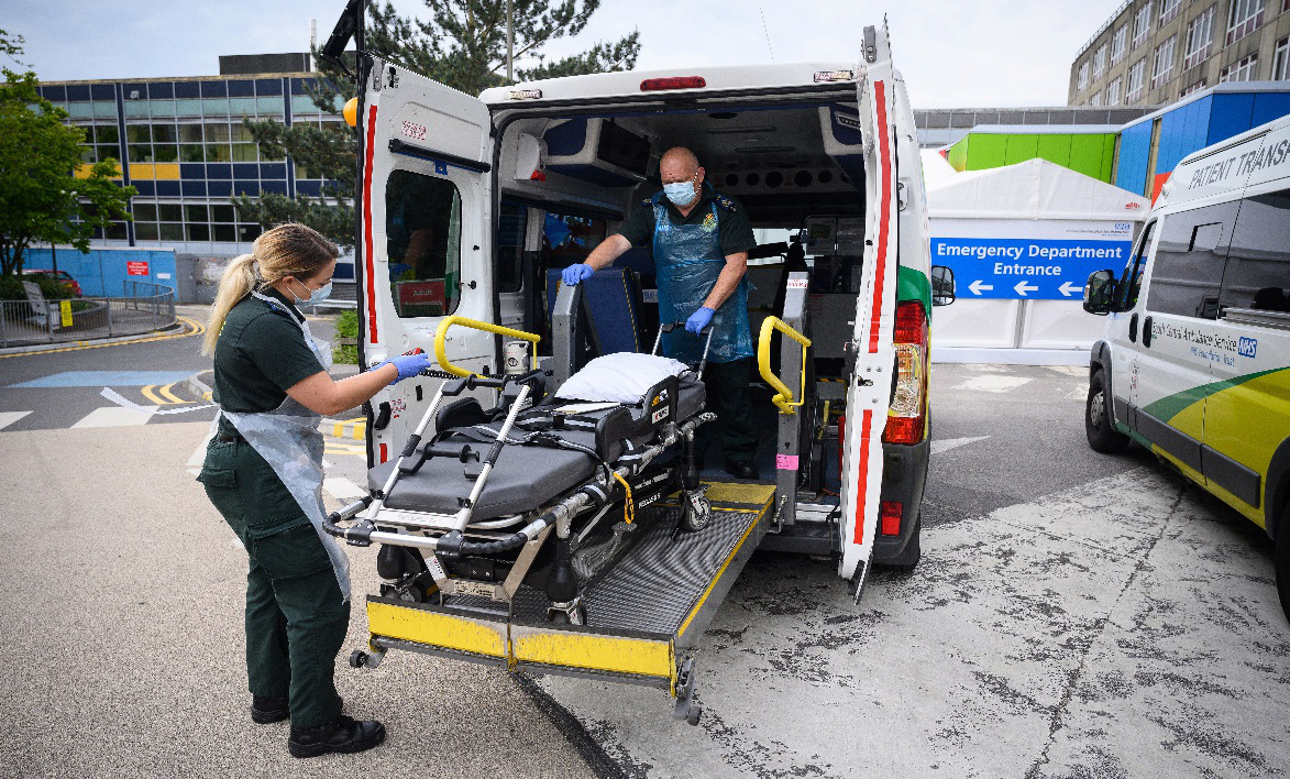 Covid-19: Giật m&igrave;nh với số ca tử vong ở c&aacute;c viện dưỡng l&atilde;o Anh v&agrave; Xứ Wales - Ảnh 1.