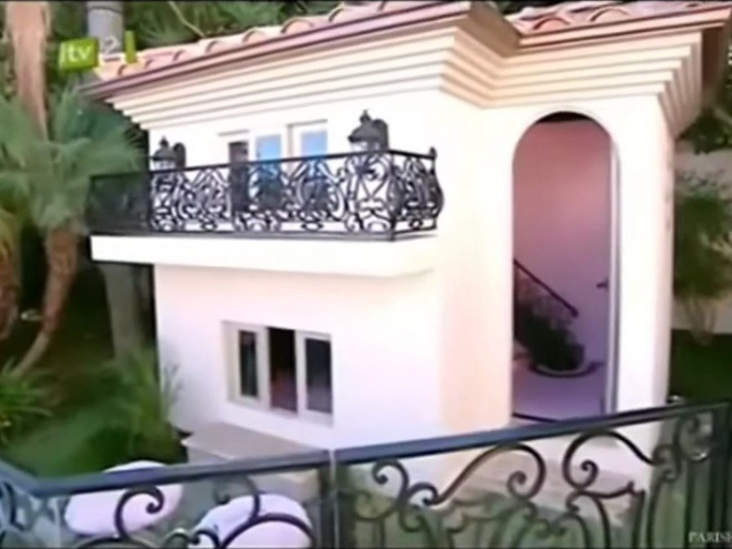 Những tiện nghi khó tin trong dinh thự của giới giàu và nổi tiếng - Ảnh 8.