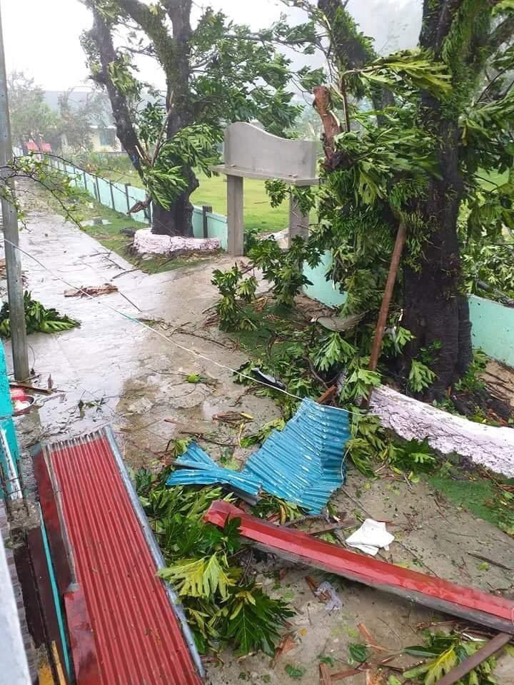 B&atilde;o mạnh tấn c&ocirc;ng Philippines, h&agrave;ng chục ng&agrave;n người vừa chạy vừa lo Covid-19 - Ảnh 3.