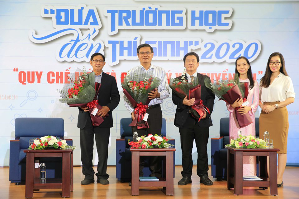  Đưa trường học đến th&iacute; sinh: Quy chế mới v&agrave; đăng k&yacute; x&eacute;t tuyển ĐH - Ảnh 2.