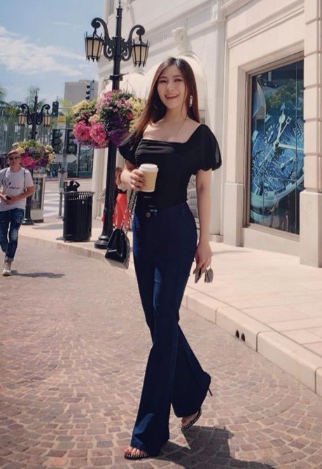 Hương Tr&agrave;m, Ho&agrave;i L&acirc;m v&agrave; những ca sĩ dừng hoạt động khi đang nổi tiếng - Ảnh 4.