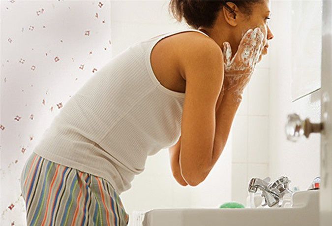 8 b&iacute; quyết ngăn ngừa nếp nhăn chị em n&ecirc;n biết - Ảnh 5.