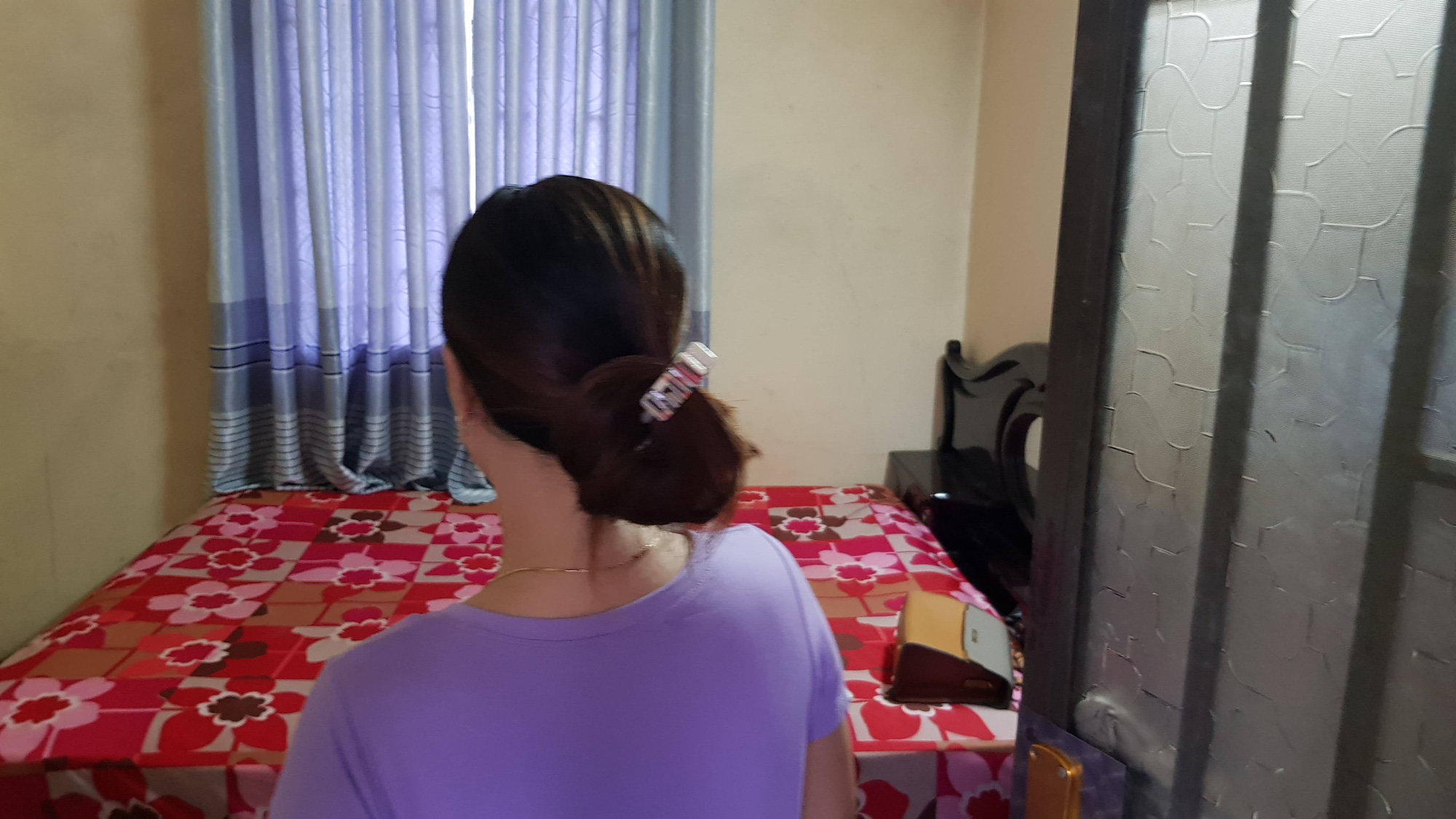 Khởi tố t&ecirc;n trộm bị chủ tiệm &aacute;o cưới cắn đứt lưỡi - Ảnh 1.