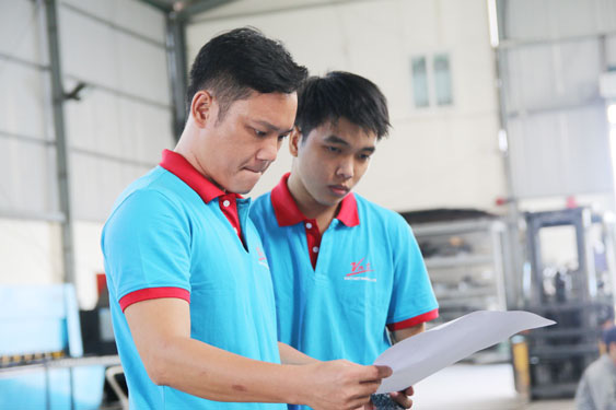 Vượt khó trong mùa dịch Covid-19: Đi hay ở?