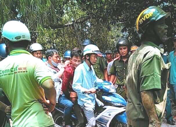 Nguyễn Văn Ê Em truy sát cha mẹ vợ rồi chui vào lu nước trốn
