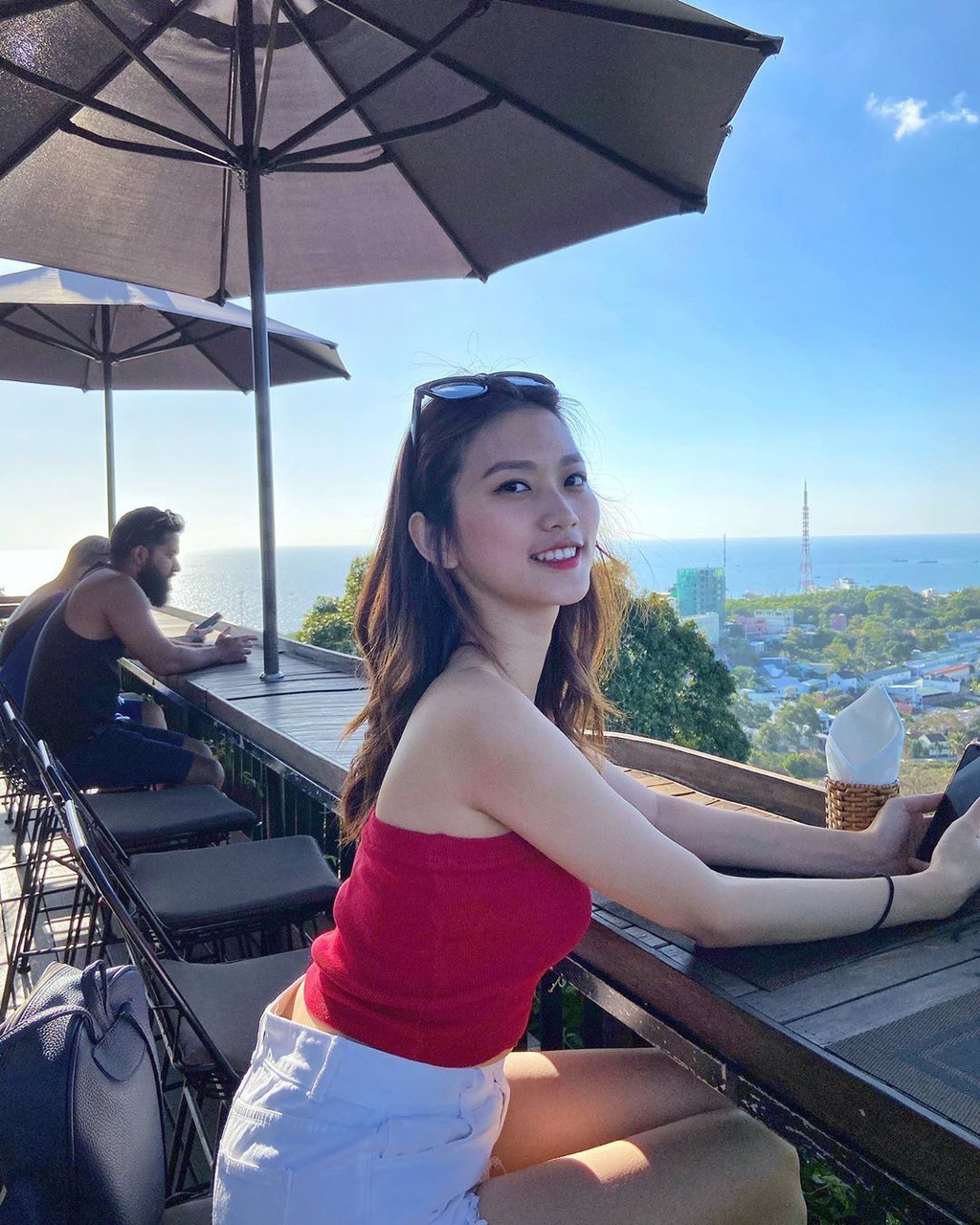 Ngắm ho&agrave;ng h&ocirc;n tại những qu&aacute;n c&agrave; ph&ecirc; view đẹp ở Ph&uacute; Quốc - Ảnh 7.