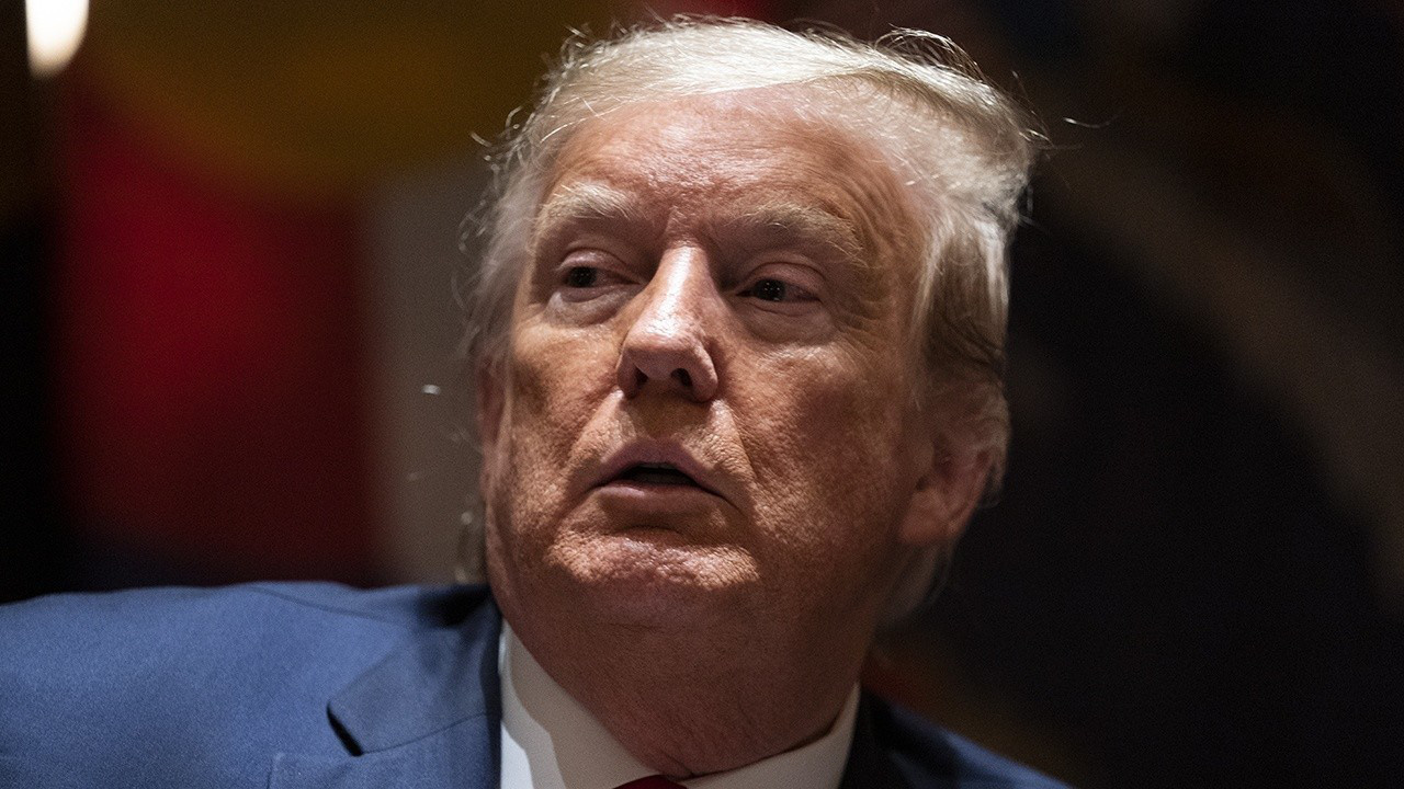 Tổng thống Trump phản pháo người tiền nhiệm Obama