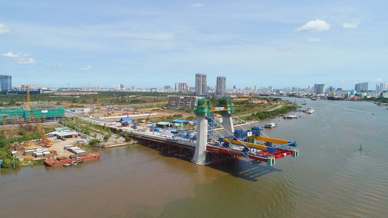 "Lộ" những dây văng đầu tiên của cầu Thủ Thiêm 2