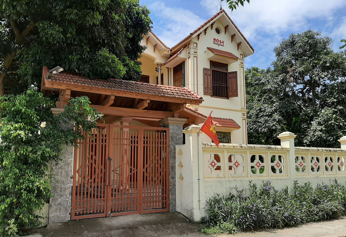 Vụ "hộ cận nghèo" đi ôtô, ở nhà lầu: Xác minh, rà soát toàn bộ