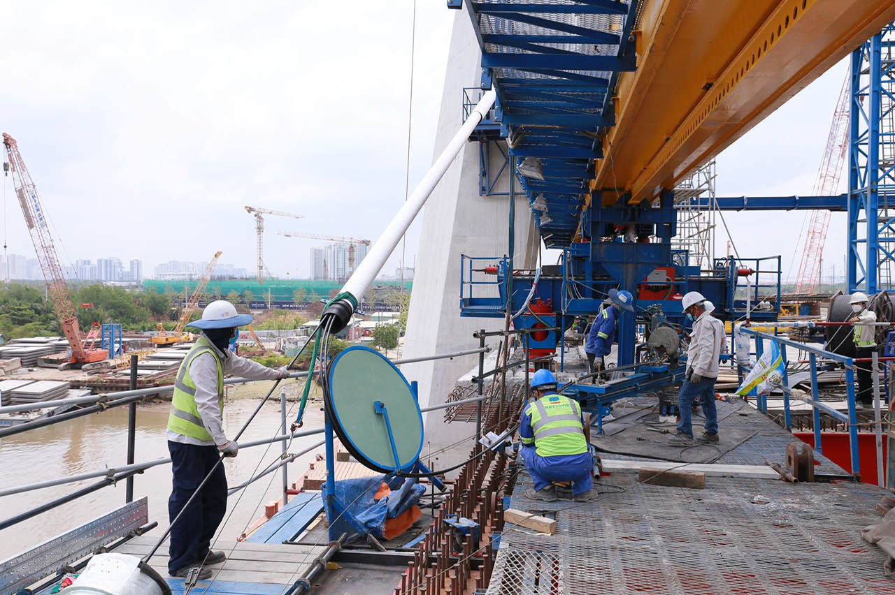 Lộ những d&acirc;y văng đầu ti&ecirc;n của cầu Thủ Thi&ecirc;m 2  - Ảnh 4.