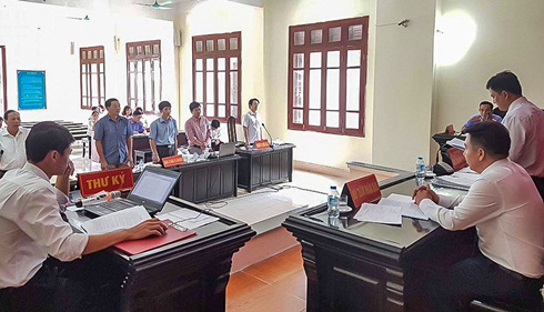 Chủ tịch tỉnh “lười” đến toà khi bị dân kiện ngày càng gia tăng