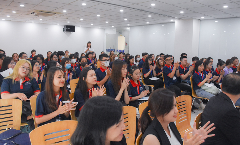 SonKim Retail tuyển dụng sinh vi&ecirc;n ngay tại lễ khai giảng của Trường CĐ Việt Mỹ - Ảnh 4.