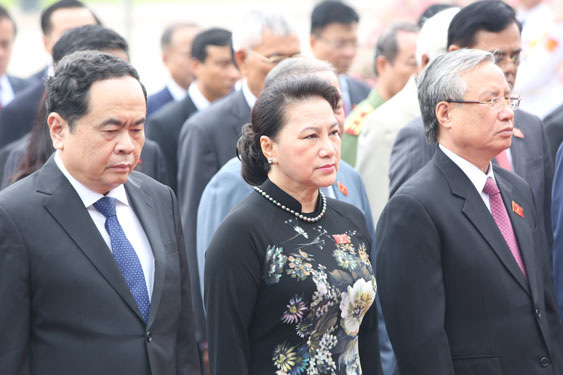 L&atilde;nh đạo Đảng, Nh&agrave; nước v&agrave;o Lăng viếng B&aacute;c - Ảnh 1.