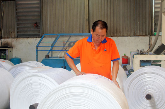 Khó khăn mới thấy cái tình