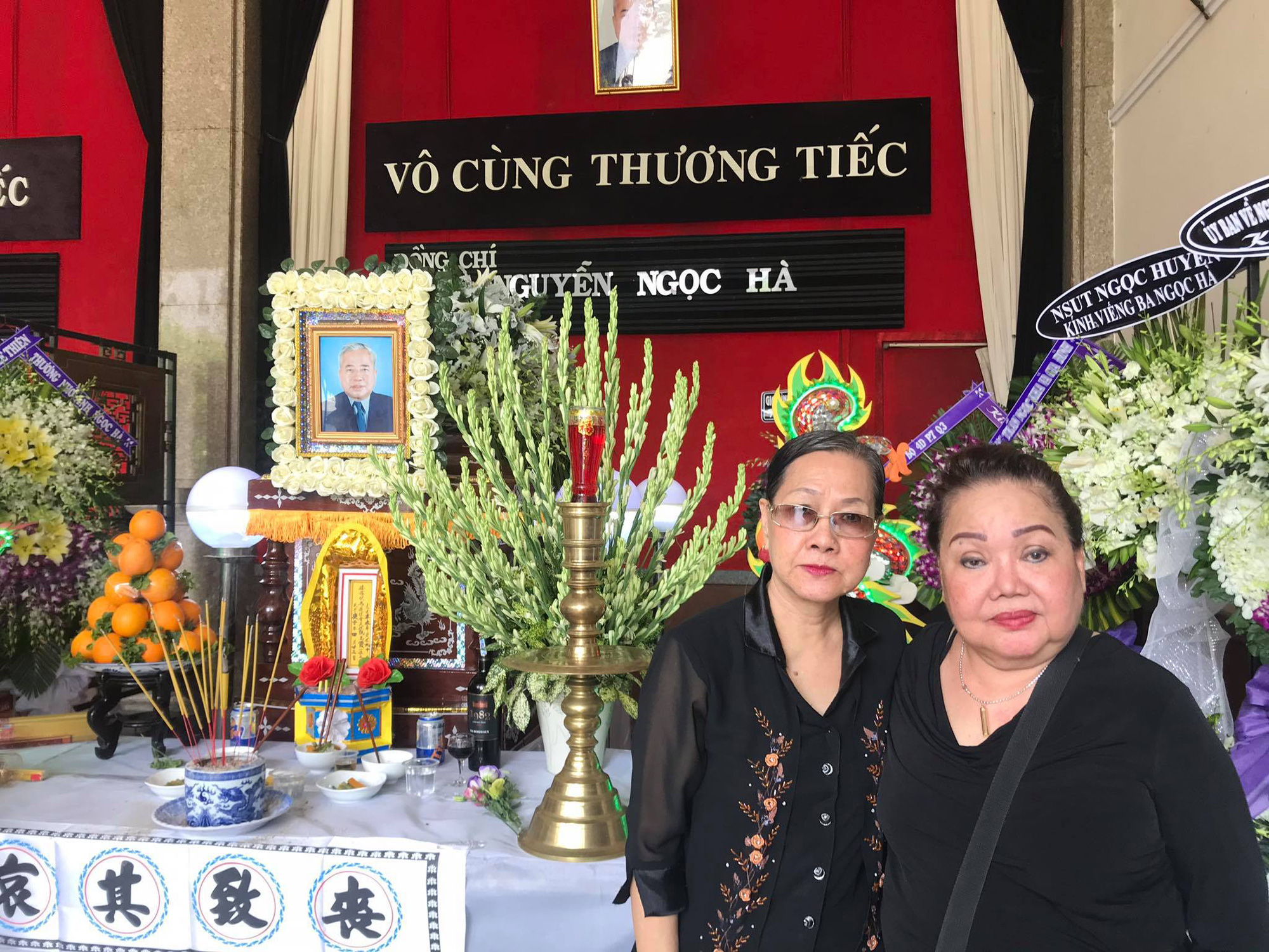 NSND Bạch Tuyết, Ngọc Gi&agrave;u, Lệ Thủy... tiễn biệt Mẫn Đạt của Đời c&ocirc; Lựu - Ảnh 9.