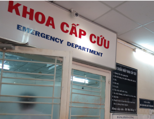 Bé trai 18 tháng tử vong khi uống dung dịch trong đèn đuổi muỗi
