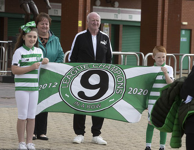 Celtic th&agrave;nh &ocirc;ng tr&ugrave;m, 9 m&ugrave;a li&ecirc;n tiếp v&ocirc; địch Scotland - Ảnh 4.