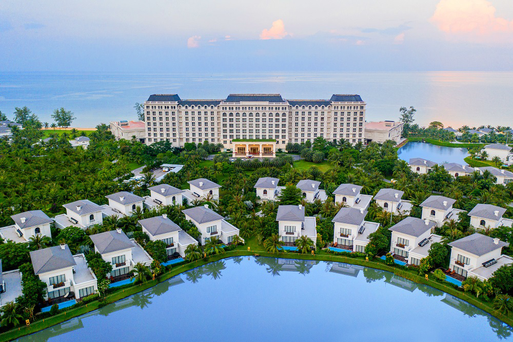 Đổ vốn v&agrave;o bất động sản nghỉ dưỡng, v&igrave; sao n&ecirc;n chọn mặt gửi v&agrave;ng chủ đầu tư uy t&iacute;n? - Ảnh 1.