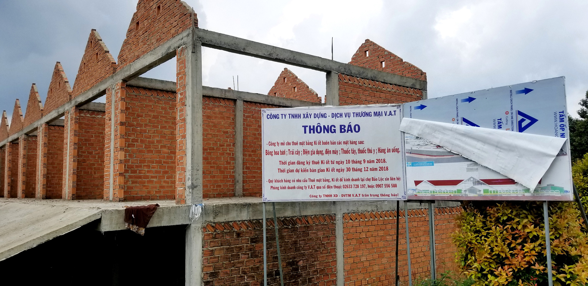 Chây ì tháo dỡ công trình xây dựng xấu xí tại chợ Bảo Lộc - Ảnh 6.